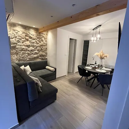 Luxury Skalina & Volat شقة